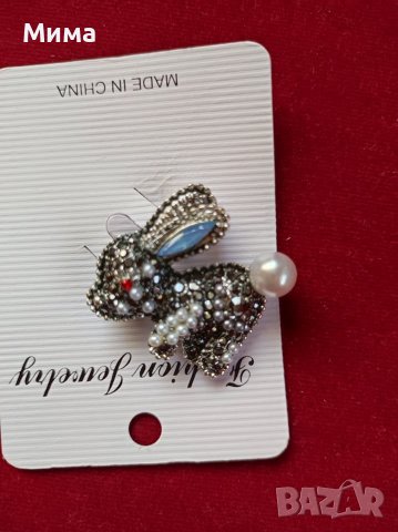 Брошки, снимка 3 - Колиета, медальони, синджири - 32410613