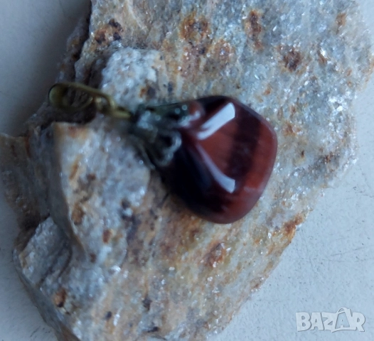 Висулки от естествен камъни