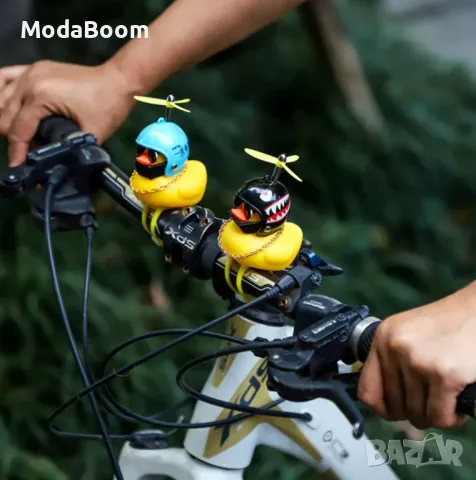 Малко жълто пате декорация за интериора на автомобил с каска, снимка 8 - Декорация за дома - 48504464