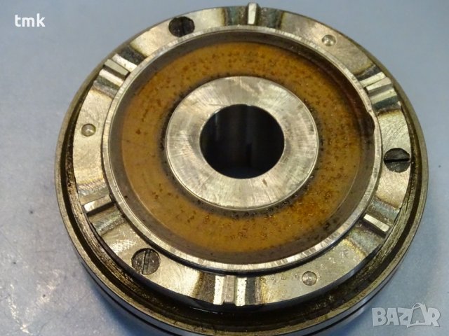 Съединител електромагнитен зъбен Pohony 374107E1 electromagnetic clutch, снимка 9 - Резервни части за машини - 37999862