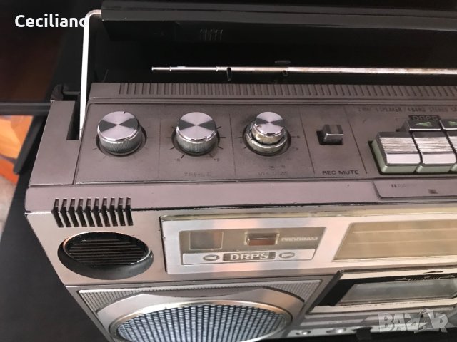 Радиокасетофон Hitachi TRK 8020E-Работещ много добре с уникален звук !, снимка 13 - Радиокасетофони, транзистори - 44049026