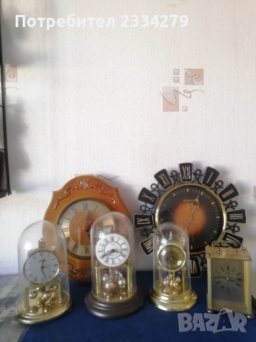 Стари електромеханични каминни и стенен часовник. 