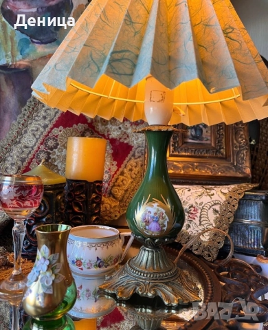 Една красваица за нощното ви шкафче или за интимното ви кътче 💚 Месингова основа, красив зелен порц