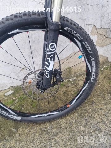 Планински велосипед GIANT 27.5, снимка 2 - Велосипеди - 52709878