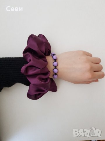 Скрънчи + гривничка, снимка 10 - Бижутерийни комплекти - 32678132