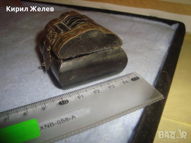 СТАРИННА ТИБЕТСКА КУТИЙКА за БИЖУТА от РОГ с МЕСИНГОВ ОБКОВ и ПЛЮШ ВЪТРЕ МАЙСТОРСКА ИЗРАБОТКА 32232, снимка 9 - Антикварни и старинни предмети - 38258852