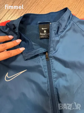 Яке Nike оригинална ветровка, 158-170 см, снимка 3 - Детски якета и елеци - 49305063
