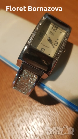 Продавам дамски ръкавици 15 лева и 2 бр дамски часовници по 50 лева, снимка 7 - Чанти - 52409030