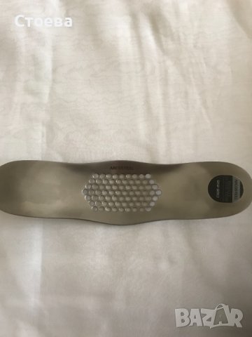 НОВА преса за чесън ARCOSTEEL +  сосиера, снимка 3 - Аксесоари за кухня - 39969643