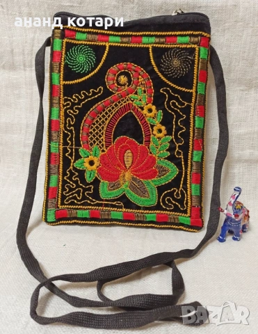 12.Малка чантичка със златна бродерия, снимка 2 - Чанти - 38377263