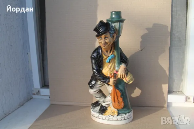 Порцеланова бутилка Италиански коняк 