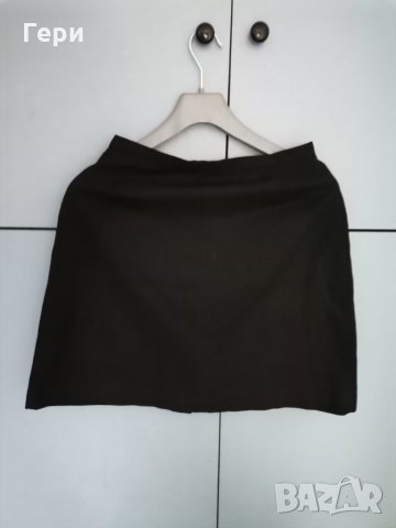 Къса черна пола