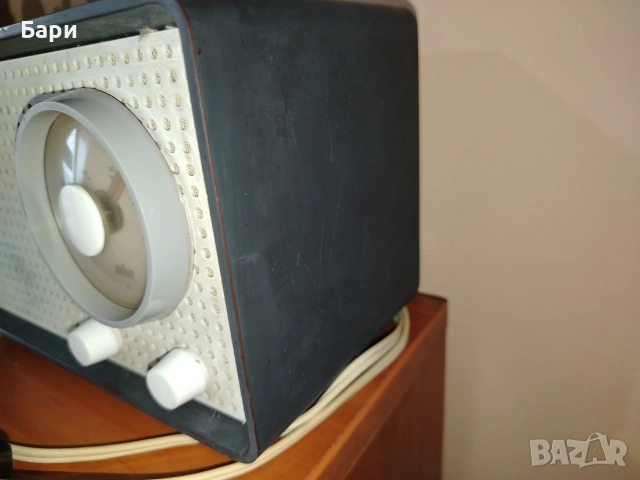 Малко бакелитено радио Braun Sk 25, Germany, 1961г., снимка 3 - Други ценни предмети - 52809884