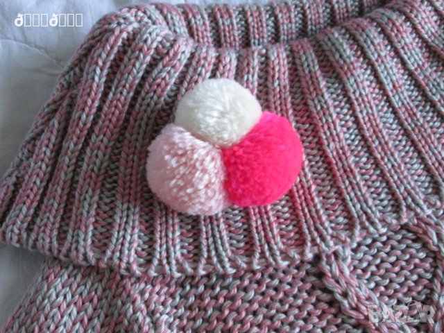 Детски пуловер DKNY с голяма яка розов, снимка 4 - Блузи с дълъг ръкав и пуловери - 27022700