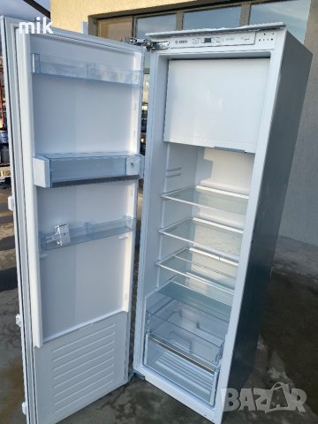 Хладилник за вграждане с камера Bosch , снимка 1 - Хладилници - 43774395