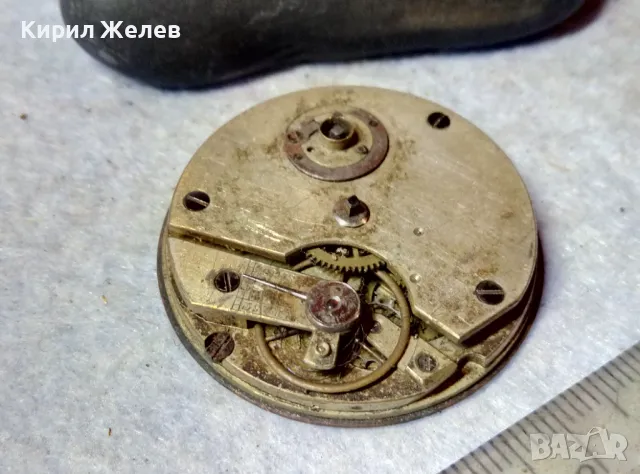 МЕХАНИЗЪМ от РЯДЪК МОДЕЛ СТАРИНЕН ШВЕЙЦАРСКИ ДЖОБЕН ЧАСОВНИК с ПОРЦЕЛАНОВ РИМСКИ ЦИФЕРБЛАТ 20871, снимка 6 - Антикварни и старинни предмети - 48623582