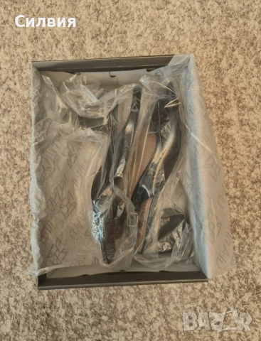 Чисто нови лачени обувки "GiAnni", 39 номер, снимка 4 - Дамски обувки на ток - 52712926