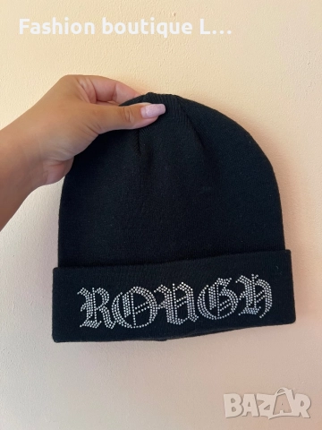 Черна шапка с диамантени сребристи камъчета и надпис ROUGH 🖤, снимка 5 - Шапки - 51580068