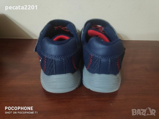 Продавам - светещи маратонки Скечърс номер 34, снимка 9 - Детски маратонки - 34841713