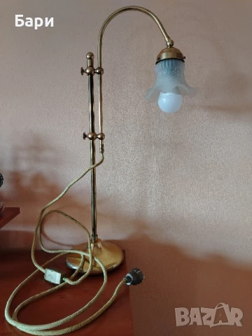 Стара антична месингова настолна лампа с лебедова шия, снимка 3 - Колекции - 51348449