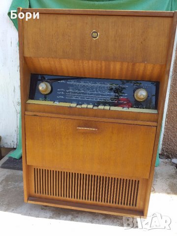 АКОРД-104 Радио-грамофон/музикален шкаф