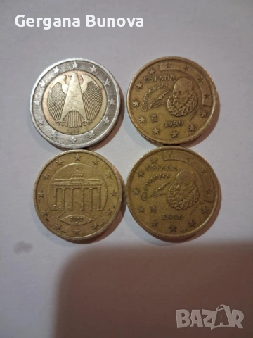 Евро монети от различни години и държави.