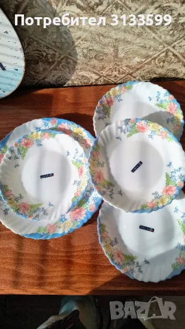 Плато и четири чинии за торта на Luminarc Made in France , снимка 5 - Чинии - 49841102