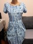 Елегантна лятна рокля с флорален принт в бяло и синьо р-р L, снимка 1 - Рокли - 33371460