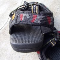 Продавам нови дамски леки сандали с бомбе отпред за удар в камък Fight star, снимка 3 - Сандали - 33429069
