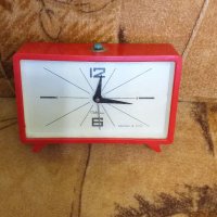 Часовник будилник севани СССР работещ, снимка 1 - Стенни часовници - 33025661
