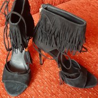 Черни велурени обувки с ресни, снимка 1 - Дамски елегантни обувки - 27663278