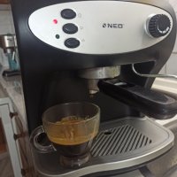 Кафемашина Нео с ръкохватка с крема диск, работи отлично и прави хубаво кафе с каймак , снимка 1 - Кафемашини - 43924323