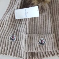 Moncler нов комплект шал и шапка, снимка 1 - Шапки - 43950882