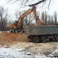 Услуги с багери изкопи насипи събаряне на сгради чук за разбиване на бетони