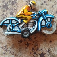 стара ламаринена играчка Моторист , снимка 1 - Коли, камиони, мотори, писти - 40763050