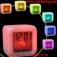 Антистрес LED часовник кубче - 7 цвята, снимка 7 - Други стоки за дома - 28508384