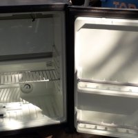 Малък хладилник на 220 волта опция и на 12 или 24 размери 50 40 на 40 сантиметра, снимка 1 - Друго търговско оборудване - 37834060