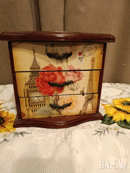 Дървена кутия за бижута , снимка 1