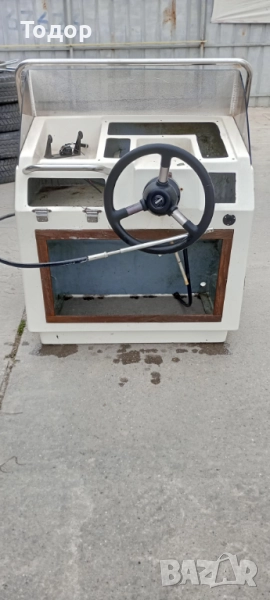 Продавам конзола за лодка с кормило, кормилна кутия, с жило, внос от Италия, снимка 1