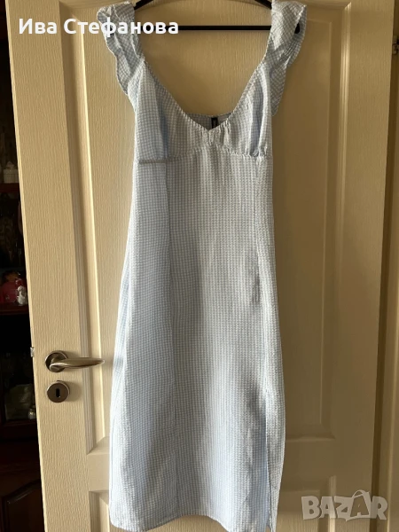 Нова нежно синя елегантна дълга рокля цепка кокетни къдрици женствен модел, снимка 1