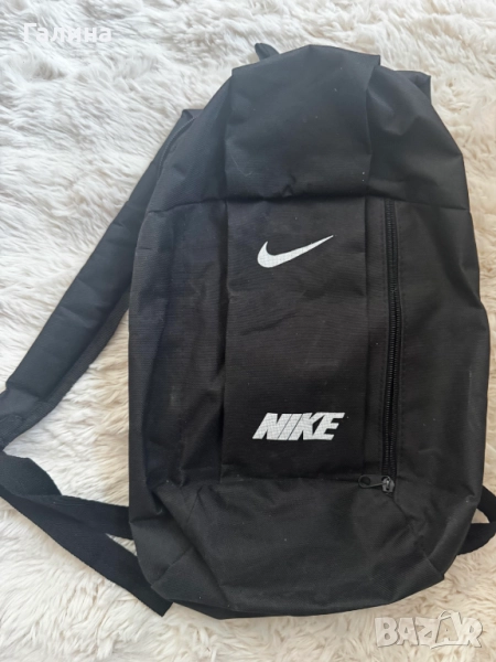 Nike черна малка спортна раница – модел с преден джоб, снимка 1