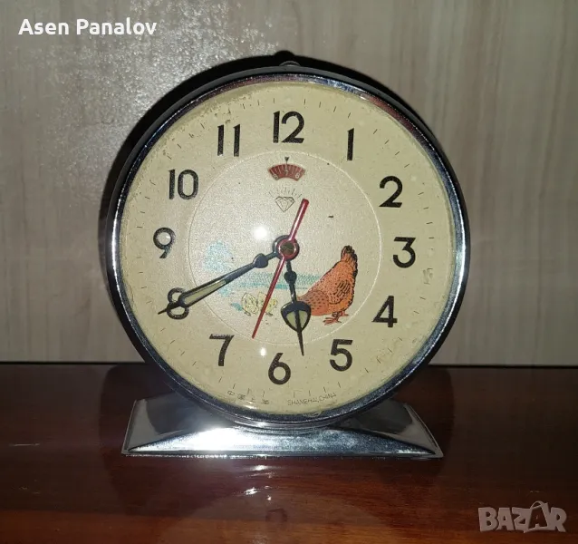 Чесовник будилник кокошка с пиленце, снимка 1