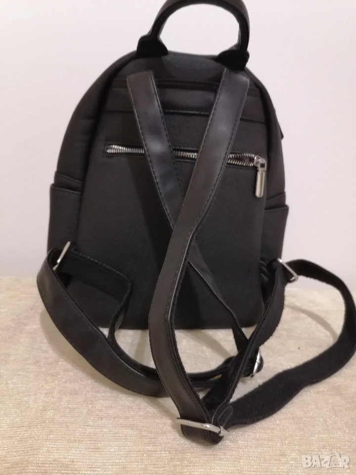 Черна кожена раница , снимка 1