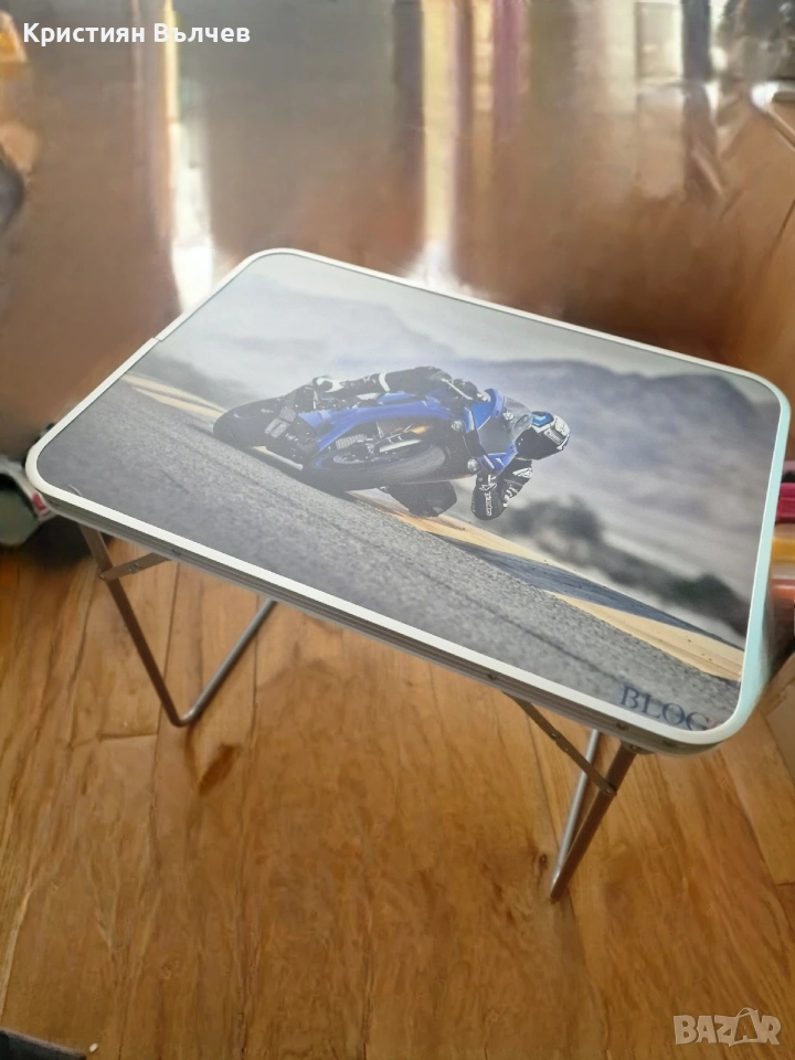 Ducati Yamaha Aprilia каска ръкавици боне масичка за писта, снимка 1