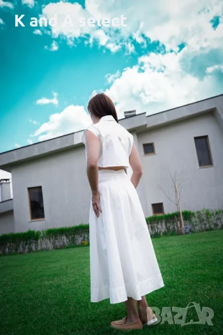 Къс структурен топ с декоративни копчета, снимка 2 - Корсети, бюстиета, топове - 51171989