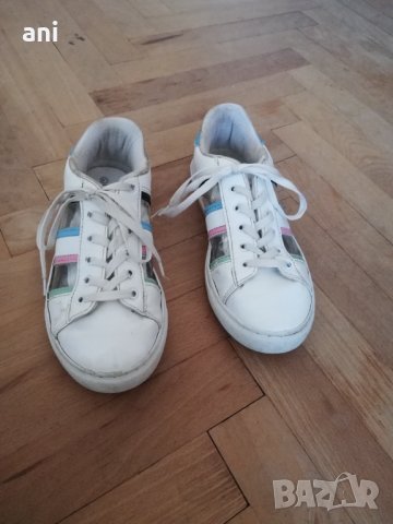 отлични маратонки 