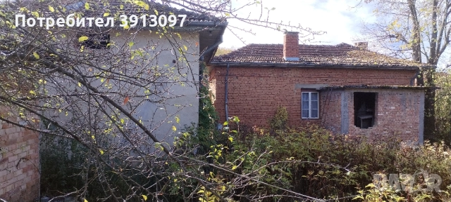 Две къщи, гараж, плевня, намиращ се на 11км.от Трявна , снимка 6 - Гаражи и паркоместа - 52304619