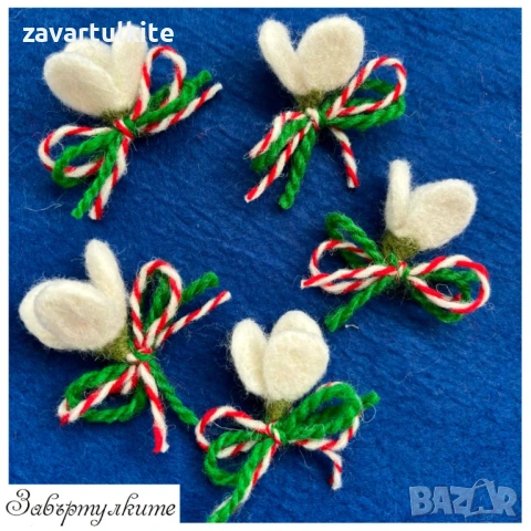 Брошки кокиче, изработени със сухо плъстена вълна