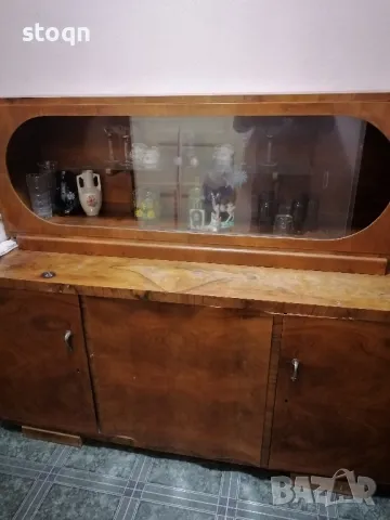 Продавам салонен бюфет 