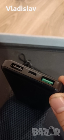 Преносима външна батерия 10000mAh, снимка 3 - Оригинални зарядни - 52345492